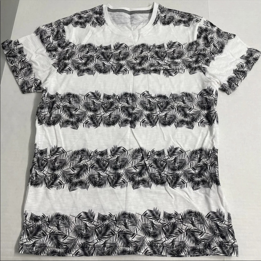 Old navy palm leaves t-shirt top large short sleev